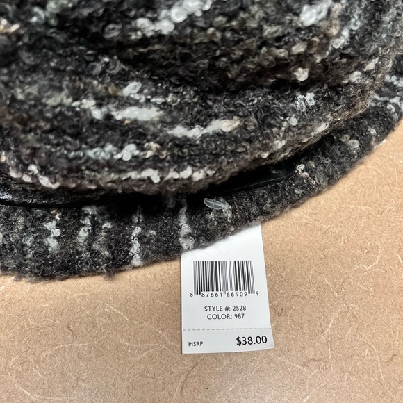 Nine West bucket hat !! - Picture 4 of 4